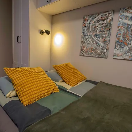 Karlovaidyll 2 - Cozy In A Quiet Area With Free Parking Апартаменты