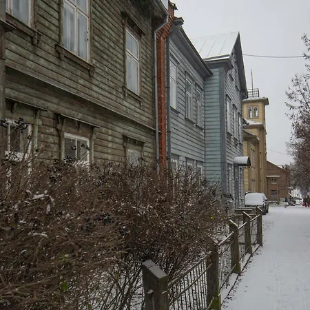 Karlovaidyll 2 - Cozy In A Quiet Area With Free Parking Апартаменты *