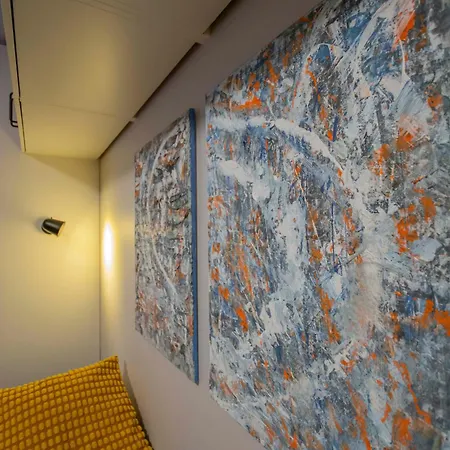 Homey Apartment At Tartu Woody Karlova & Free Parking 2 Апартаменты Тарту