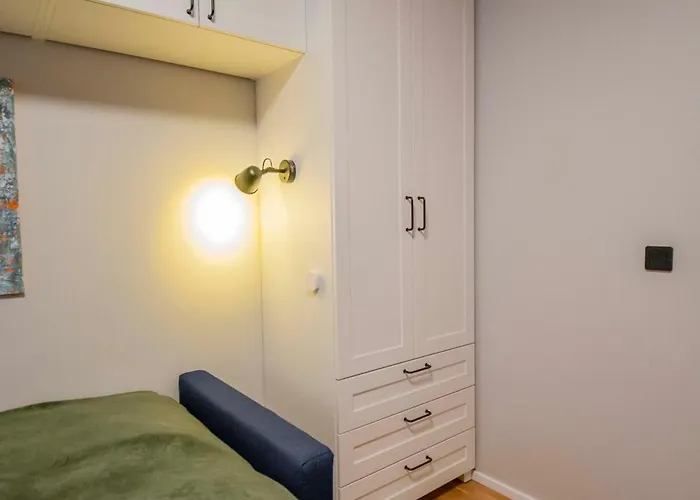 Karlovaidyll 2 - Cozy In A Quiet Area With Free Parking *