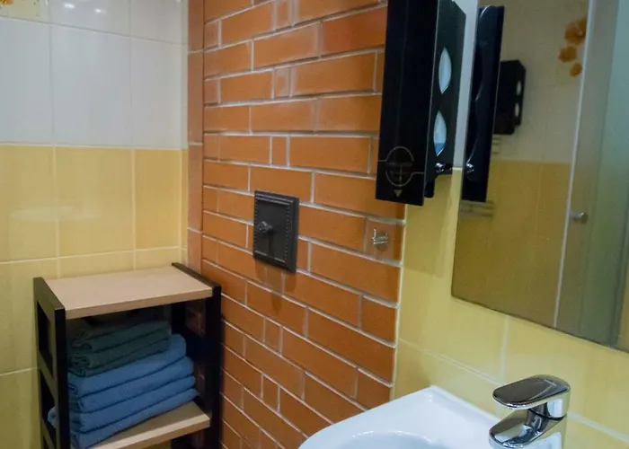 Karlovaidyll 2 - Cozy In A Quiet Area With Free Parking