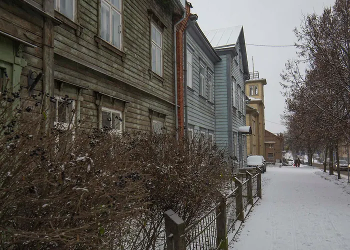 Karlovaidyll 2 - Cozy In A Quiet Area With Free Parking Apartamento *