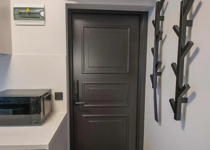 Karlovaidyll 2 - Cozy In A Quiet Area With Free Parking Apartamento *