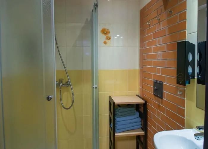 Karlovaidyll 2 - Cozy In A Quiet Area With Free Parking Apartamento